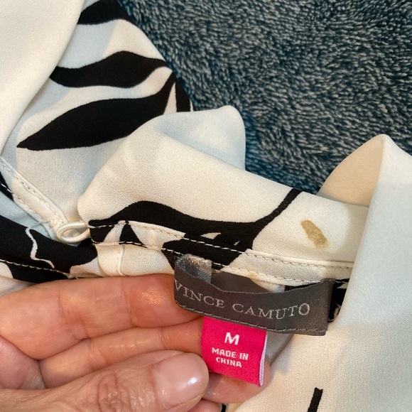 Vince Camuto White and Black Floral Sleeveless Blouse - Picture 2 of 5